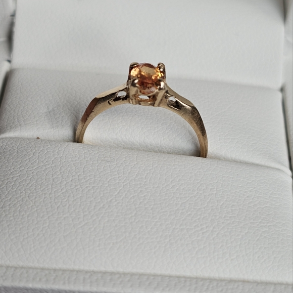 14k orange topaz ring size 6. Stamp not visible due to past sizing. Tested. Vint - Picture 6 of 7